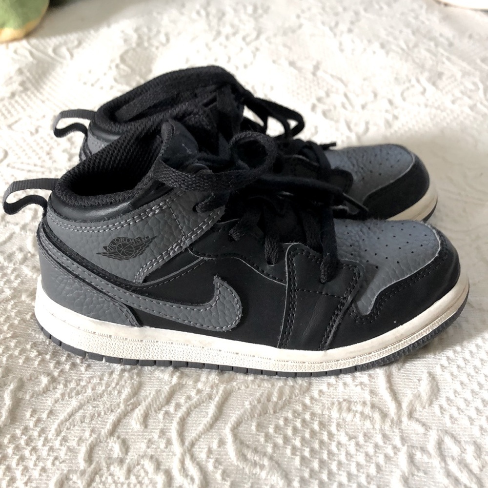 Nike air Jordans 10C boys shoes black and gray